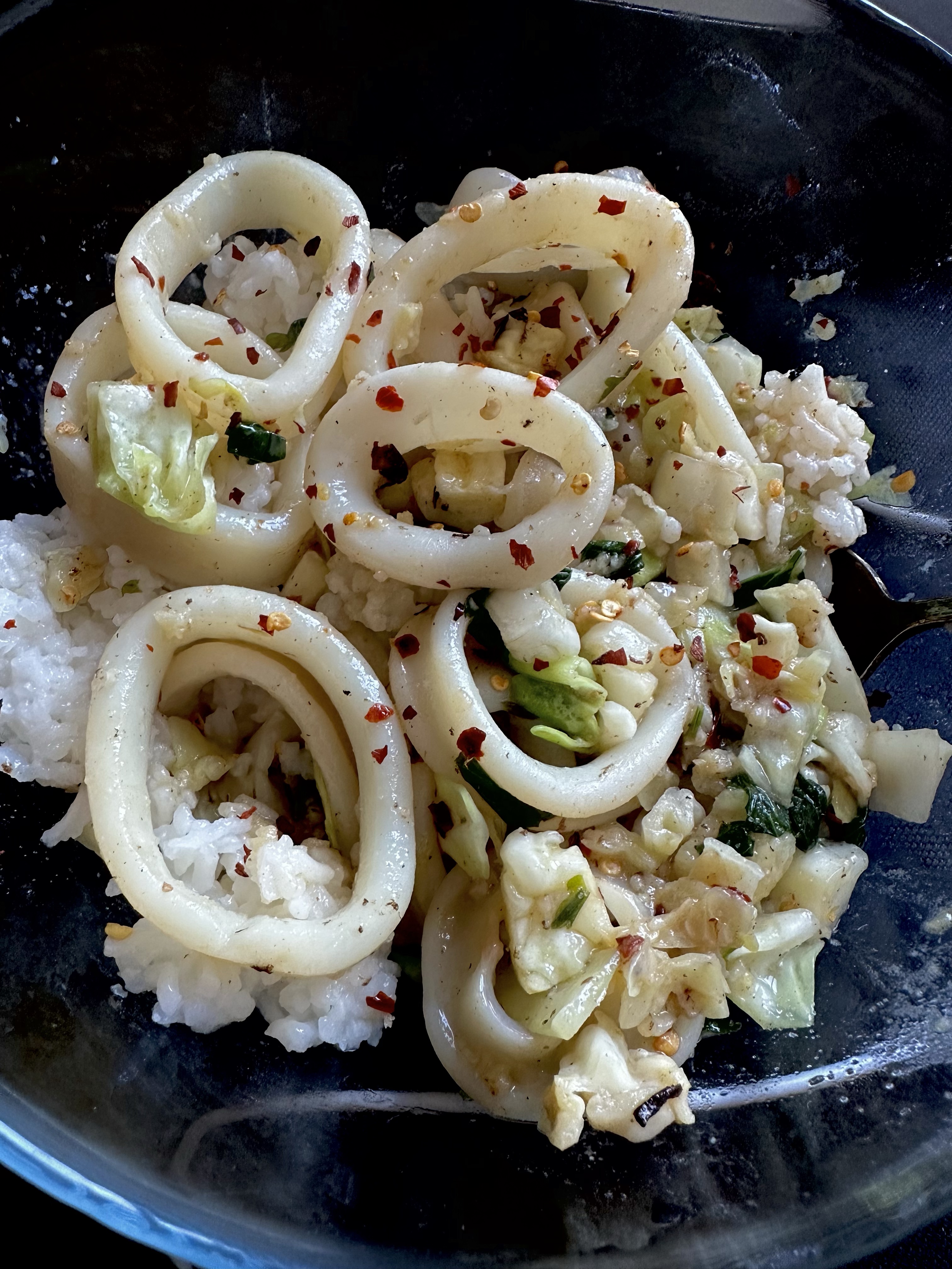 Calamares with garlic and chili